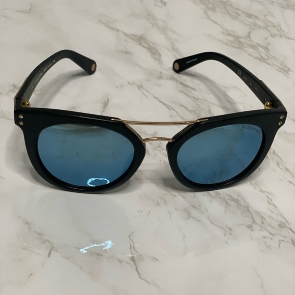 henri bendel Accessories - HENRI BENDEL New York Mirrored Broadway Sunglasses